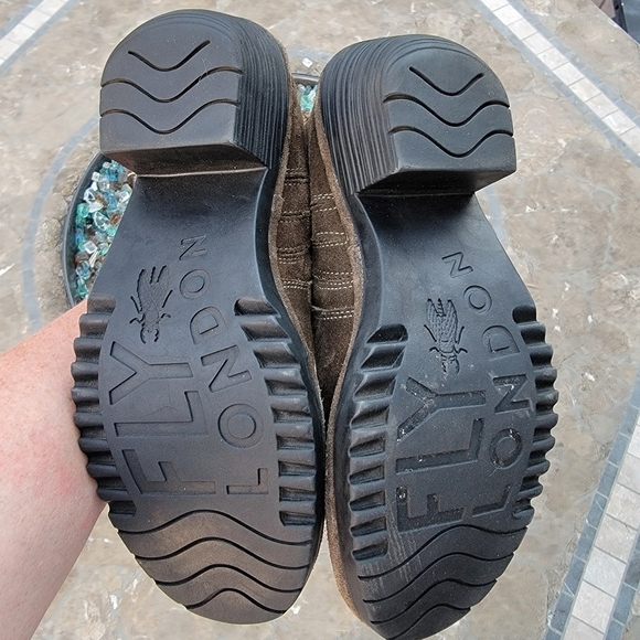 Fly London Tan Suede Slip On Shoes Wate Size 39 should be a 38 - Picture 9 of 9